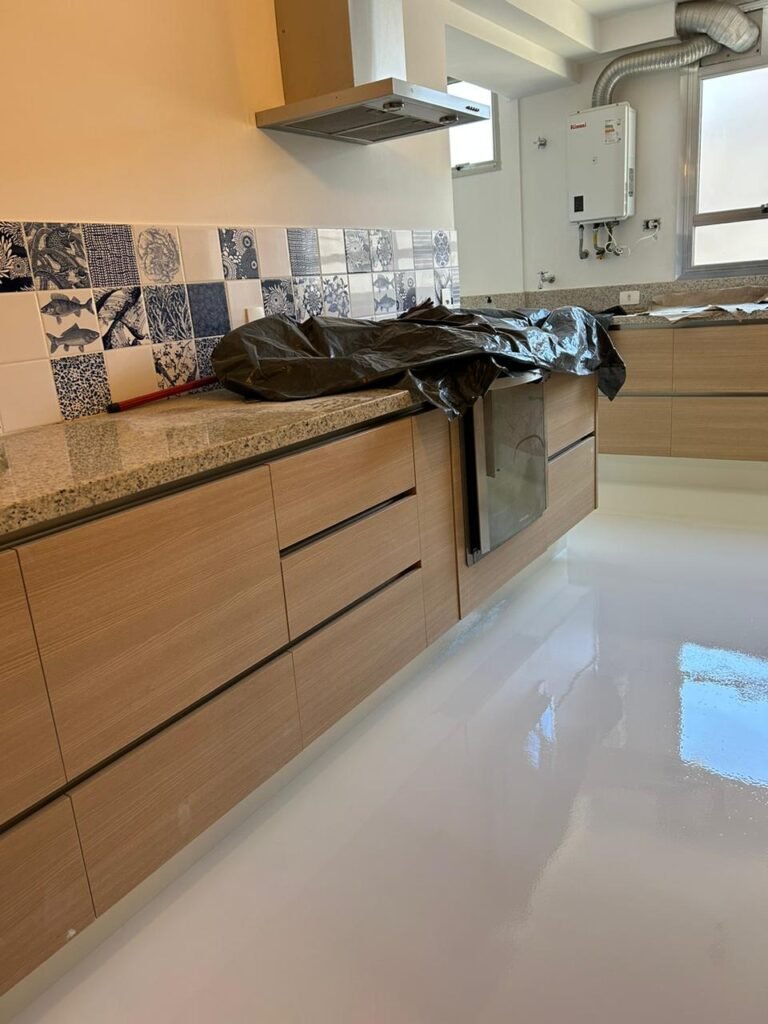 Piso de Epoxi, Piso de Poliuretano e Revestimento de Cimento Queimado