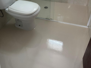 poliuretano-piso-banheiro