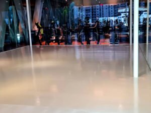 Piso Poliuretano Evopiso Obra em Academia BodyTech Shopping Iguatemi