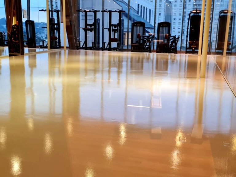 Piso Poliuretano Evopiso Obra em Academia BodyTech Shopping Iguatemi