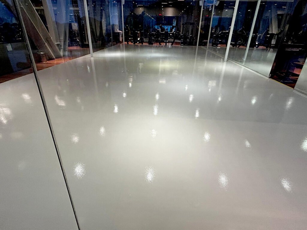 Piso Poliuretano Evopiso Obra em Academia BodyTech Shopping Iguatemi