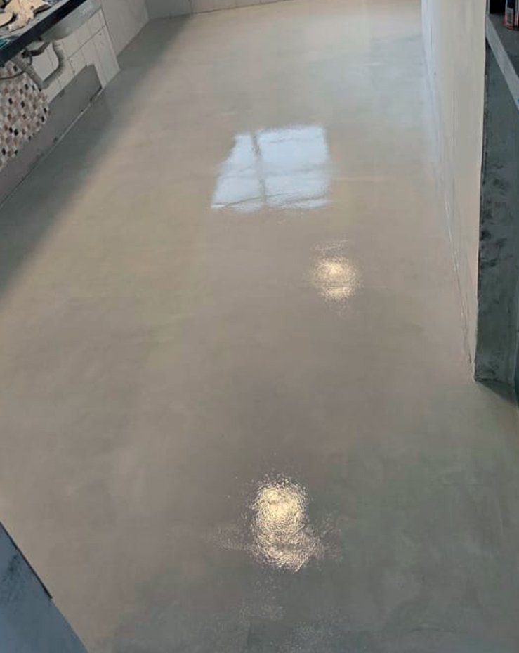 Obra Residencial de Revestimento com Microcimento em Residência
