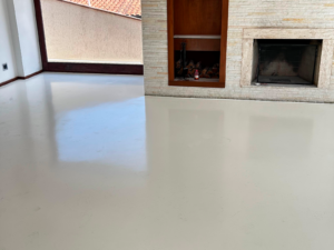 Revestimento Poliuretano em Residência em Alto de Pinheiros por Evopiso
